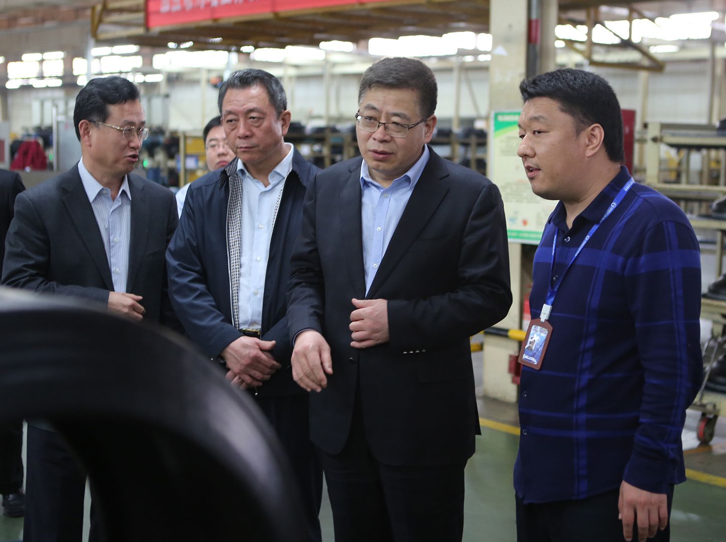 省委调研督查组莅临中国Z6尊龙集团官方网站集团指导调研工作